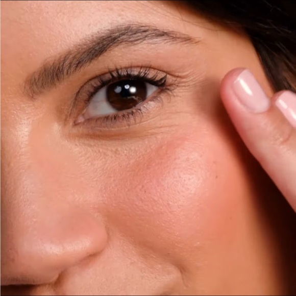 M.A.C. COSMETICS GLOW PLAY CUSHIONY BLUSH pinky cute cushion blush makeup NWT - Picture 9 of 16